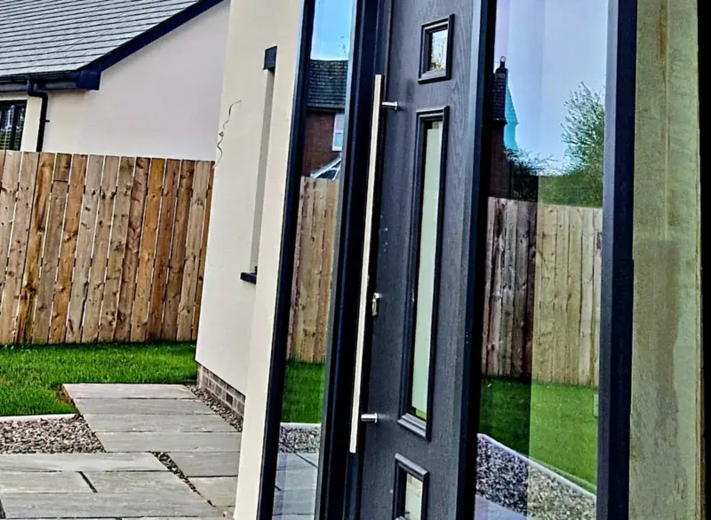 Aluminium Entrance Doors by VitrineAlu