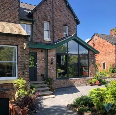 Heritage glazing to a conservatory