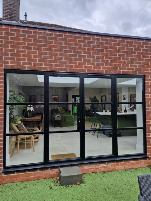 Sliding doors seen from inside, slim meeting stile